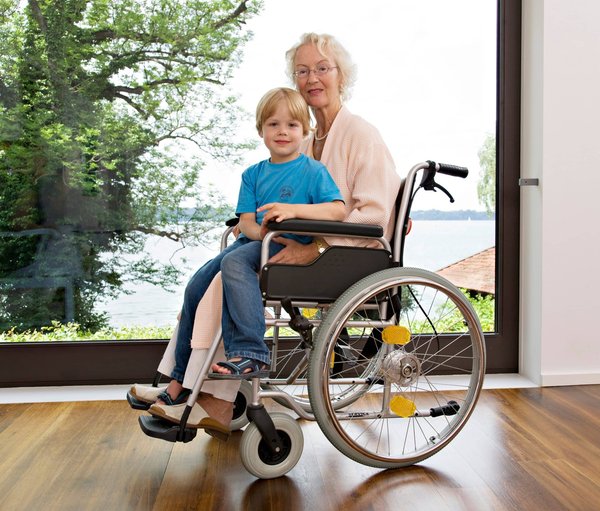 Comment maintenir une bonne mobilité articulaire chez les seniors